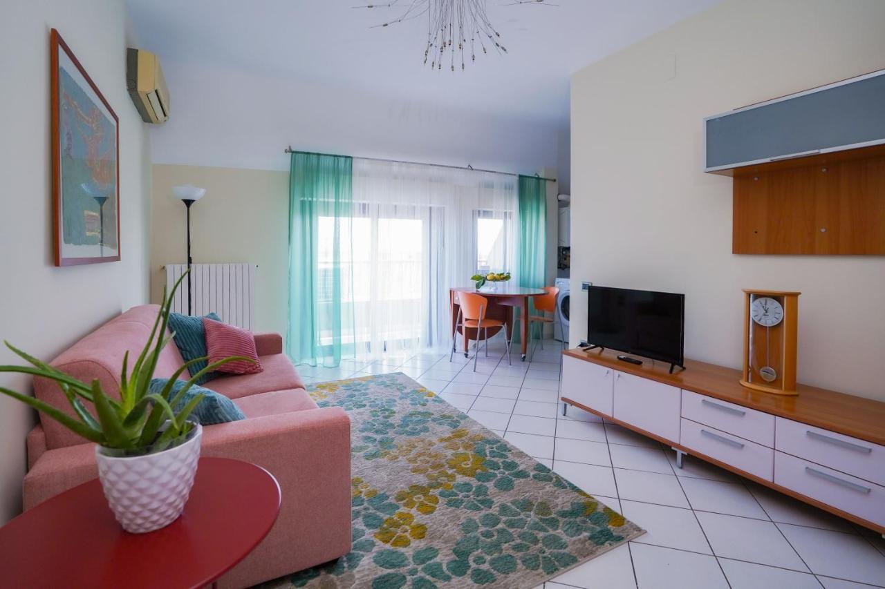 La Casa Di Azzurra Centro Citta Appartamento Fino A 4 Posti Letto E 2 Bagni Фоджиа Экстерьер фото