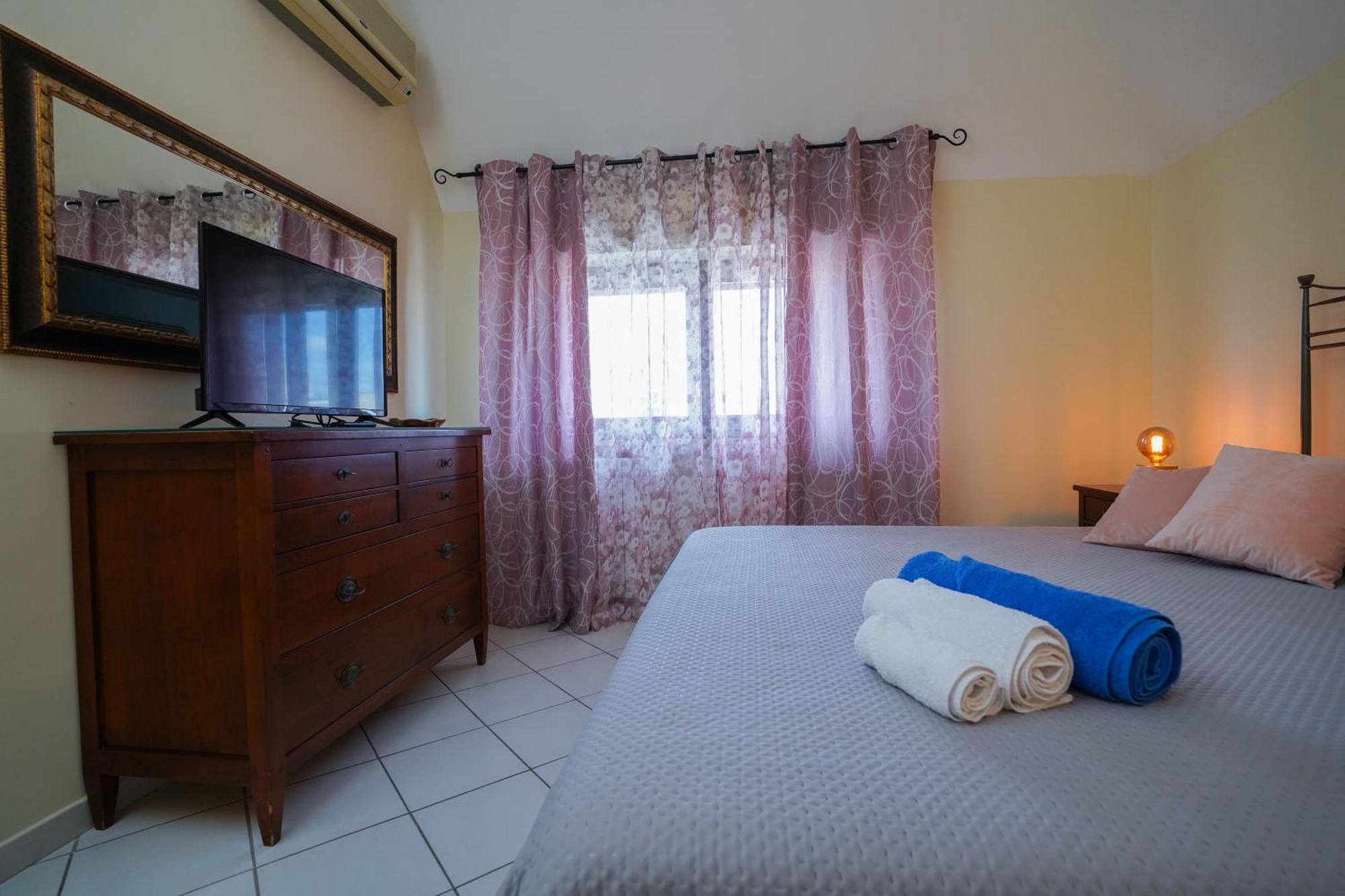 La Casa Di Azzurra Centro Citta Appartamento Fino A 4 Posti Letto E 2 Bagni Фоджиа Экстерьер фото