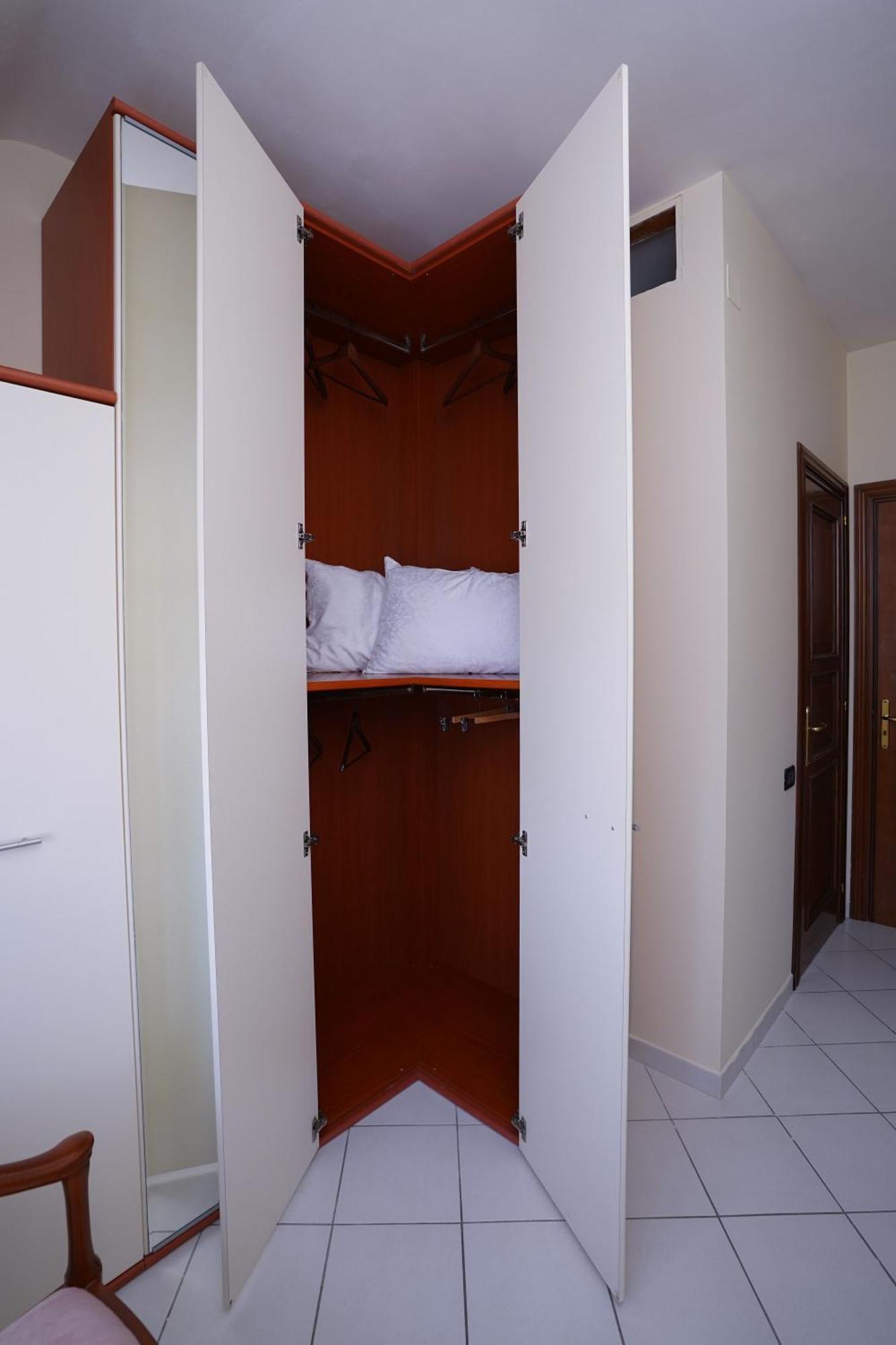 La Casa Di Azzurra Centro Citta Appartamento Fino A 4 Posti Letto E 2 Bagni Фоджиа Экстерьер фото