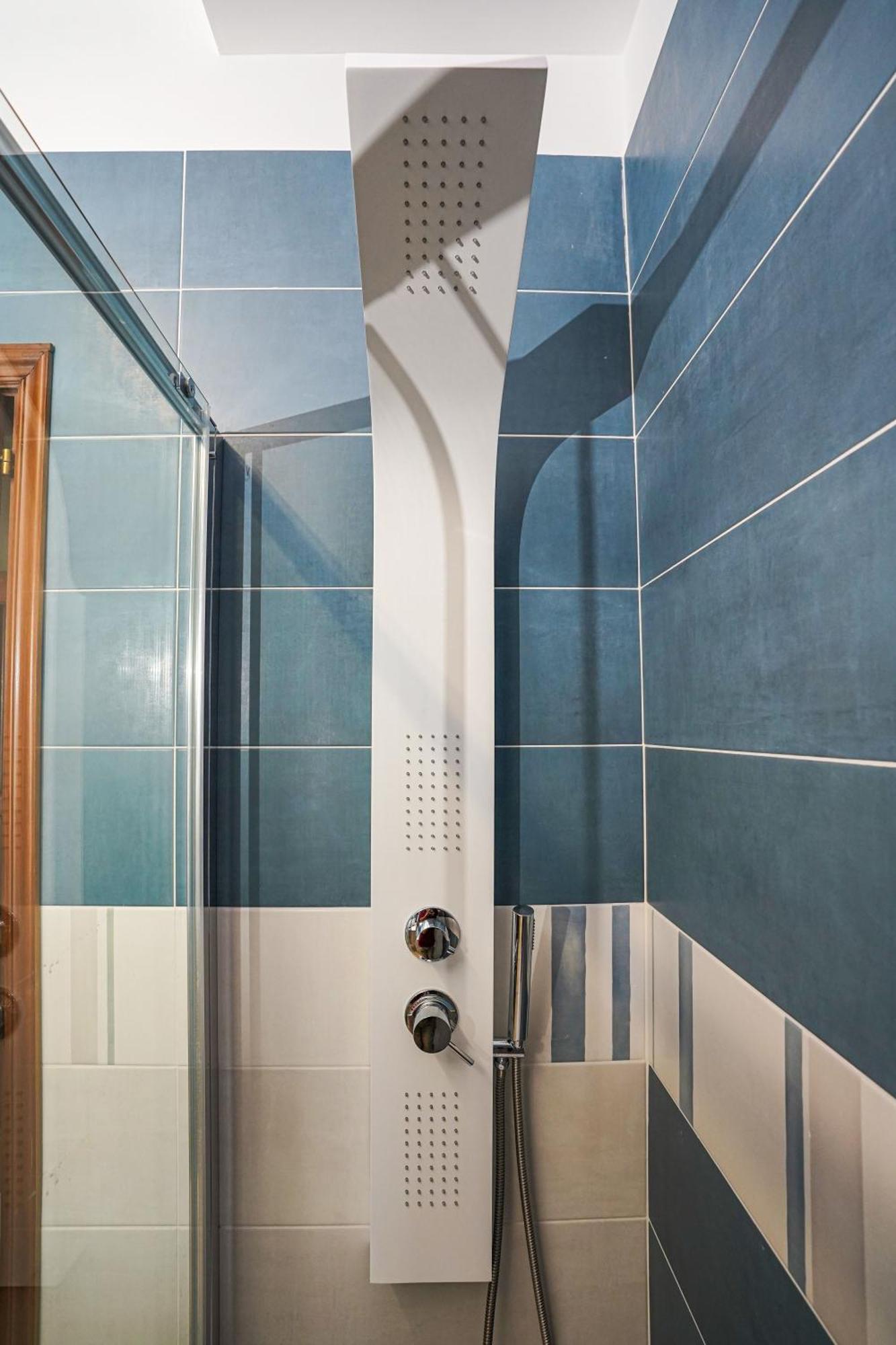 La Casa Di Azzurra Centro Citta Appartamento Fino A 4 Posti Letto E 2 Bagni Фоджиа Экстерьер фото