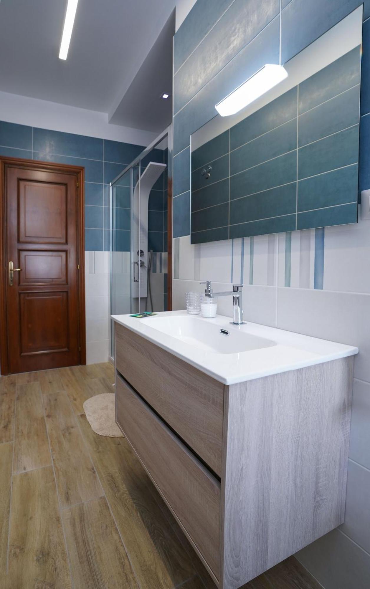 La Casa Di Azzurra Centro Citta Appartamento Fino A 4 Posti Letto E 2 Bagni Фоджиа Экстерьер фото